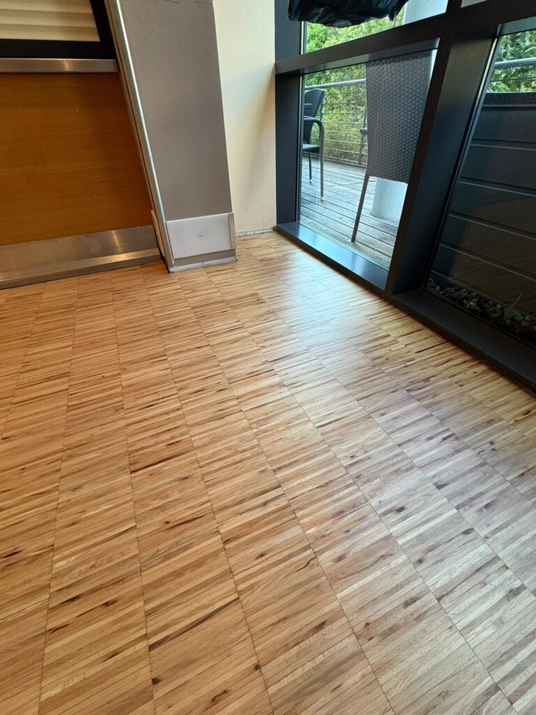 parkettboden-glasfront-anschluss